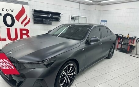 BMW 5 серия, 2023 год, 7 650 000 рублей, 2 фотография