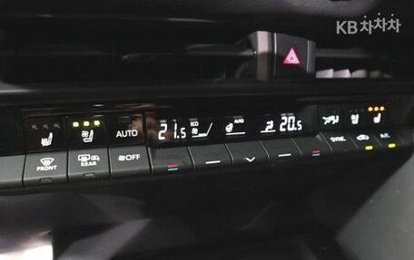 Toyota Crown, 2023 год, 4 800 000 рублей, 11 фотография