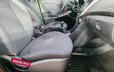 Hyundai Solaris II рестайлинг, 2012 год, 700 000 рублей, 14 фотография