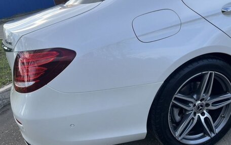 Mercedes-Benz E-Класс, 2019 год, 4 150 000 рублей, 3 фотография