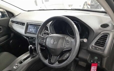 Honda Vezel, 2021 год, 1 900 000 рублей, 7 фотография