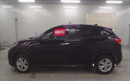 Honda Vezel, 2021 год, 1 900 000 рублей, 3 фотография