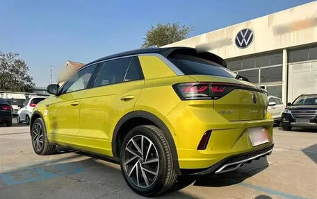 Volkswagen T-Roc I, 2023 год, 1 723 125 рублей, 5 фотография