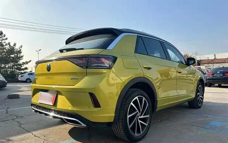 Volkswagen T-Roc I, 2023 год, 1 723 125 рублей, 6 фотография