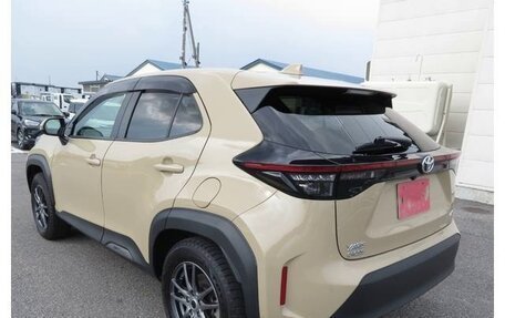 Toyota Yaris Cross, 2022 год, 1 450 000 рублей, 4 фотография