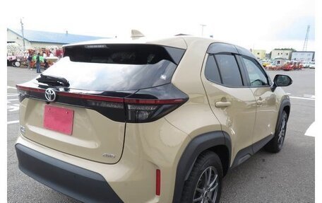 Toyota Yaris Cross, 2022 год, 1 450 000 рублей, 3 фотография