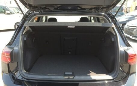 Volkswagen Golf VIII, 2022 год, 1 353 000 рублей, 5 фотография