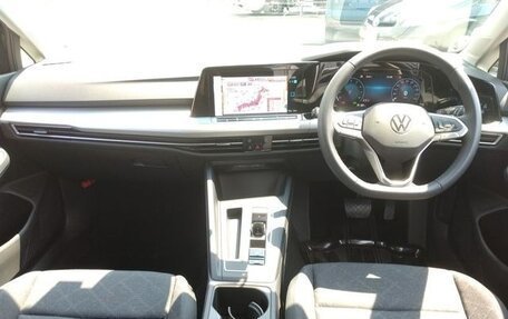 Volkswagen Golf VIII, 2022 год, 1 353 000 рублей, 10 фотография