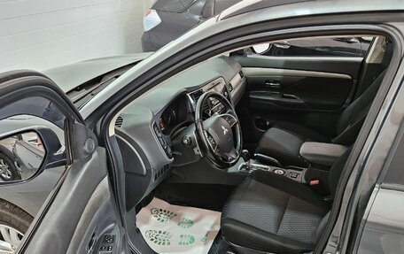 Mitsubishi Outlander III рестайлинг 3, 2014 год, 1 570 000 рублей, 13 фотография