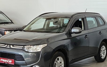 Mitsubishi Outlander III рестайлинг 3, 2014 год, 1 570 000 рублей, 3 фотография