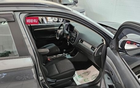 Mitsubishi Outlander III рестайлинг 3, 2014 год, 1 570 000 рублей, 9 фотография