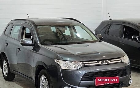 Mitsubishi Outlander III рестайлинг 3, 2014 год, 1 570 000 рублей, 2 фотография