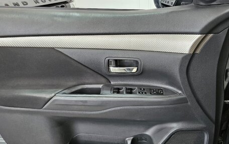 Mitsubishi Outlander III рестайлинг 3, 2014 год, 1 570 000 рублей, 14 фотография