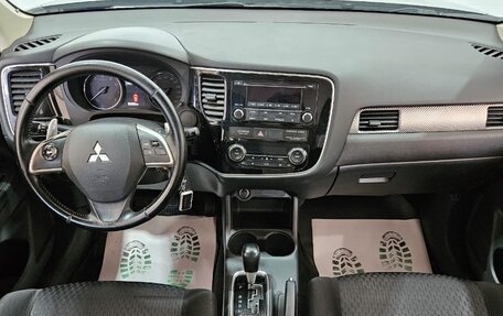 Mitsubishi Outlander III рестайлинг 3, 2014 год, 1 570 000 рублей, 19 фотография