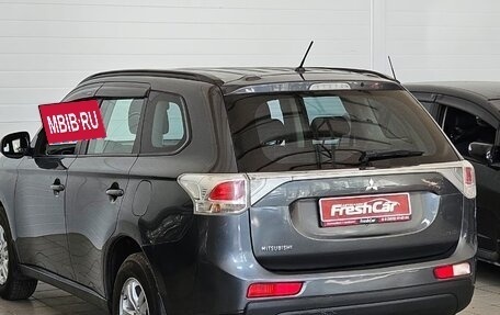 Mitsubishi Outlander III рестайлинг 3, 2014 год, 1 570 000 рублей, 4 фотография