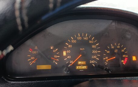 Mercedes-Benz C-Класс, 1994 год, 300 000 рублей, 6 фотография