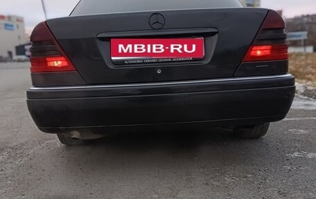 Mercedes-Benz C-Класс, 1994 год, 300 000 рублей, 11 фотография