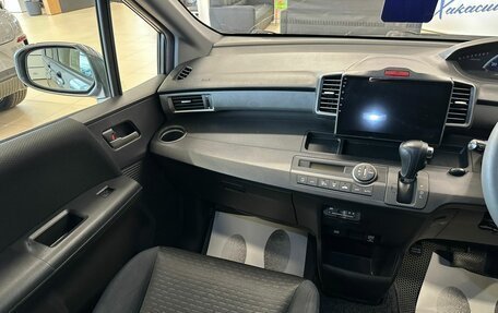 Honda Freed I, 2011 год, 1 099 999 рублей, 14 фотография