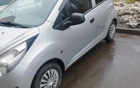 Chevrolet Spark III, 2011 год, 380 000 рублей, 2 фотография