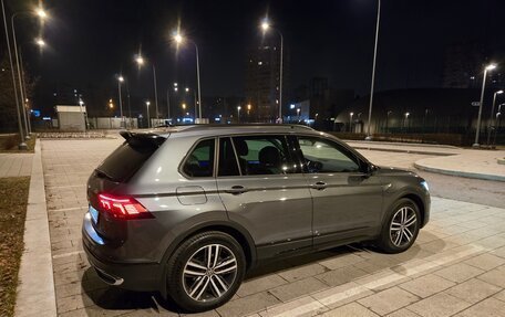 Volkswagen Tiguan II, 2021 год, 3 699 000 рублей, 3 фотография