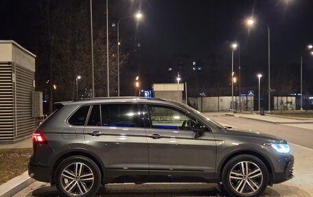 Volkswagen Tiguan II, 2021 год, 3 699 000 рублей, 4 фотография