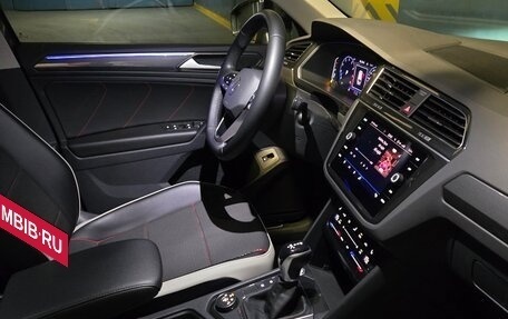 Volkswagen Tiguan II, 2021 год, 3 699 000 рублей, 6 фотография