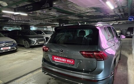 Volkswagen Tiguan II, 2021 год, 3 699 000 рублей, 7 фотография