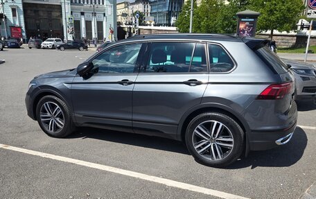 Volkswagen Tiguan II, 2021 год, 3 699 000 рублей, 11 фотография