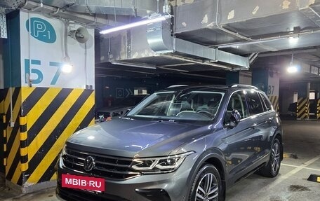 Volkswagen Tiguan II, 2021 год, 3 699 000 рублей, 12 фотография