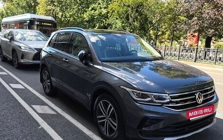 Volkswagen Tiguan II, 2021 год, 3 699 000 рублей, 19 фотография