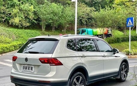 Volkswagen Tiguan II, 2021 год, 1 690 000 рублей, 4 фотография