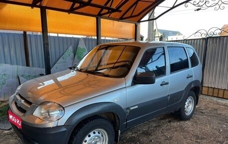 Chevrolet Niva I рестайлинг, 2015 год, 340 000 рублей, 1 фотография