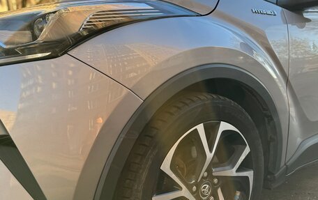 Toyota C-HR I рестайлинг, 2016 год, 1 990 000 рублей, 14 фотография