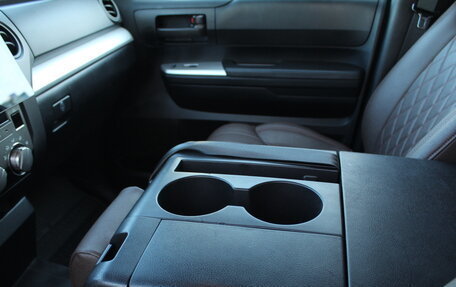 Toyota Tundra II, 2018 год, 8 000 000 рублей, 12 фотография