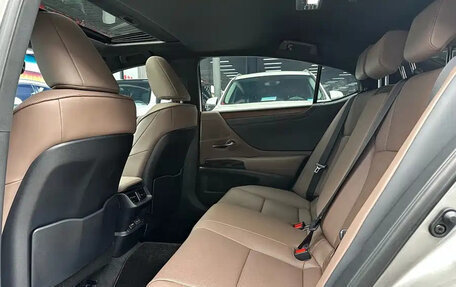 Lexus ES VII, 2024 год, 4 926 027 рублей, 15 фотография