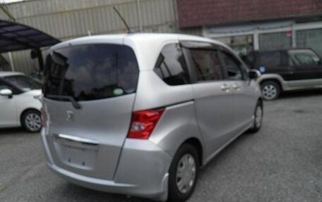 Honda Freed I, 2011 год, 685 000 рублей, 2 фотография