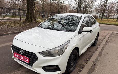 Hyundai Solaris II рестайлинг, 2019 год, 580 000 рублей, 1 фотография