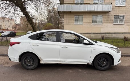 Hyundai Solaris II рестайлинг, 2019 год, 580 000 рублей, 4 фотография