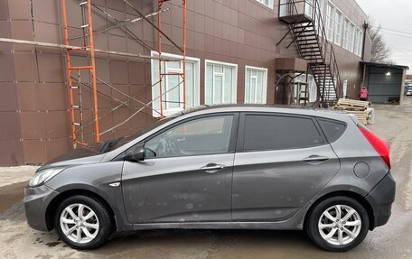 Hyundai Solaris II рестайлинг, 2011 год, 420 000 рублей, 3 фотография