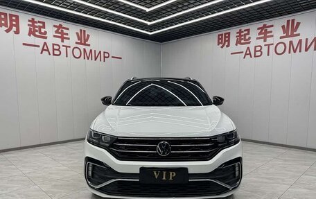 Volkswagen T-Roc I, 2022 год, 1 600 013 рублей, 2 фотография