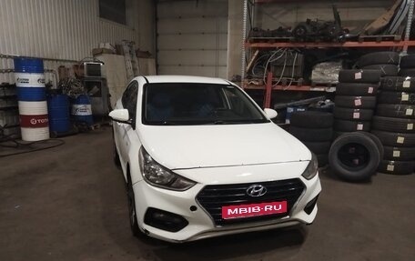 Hyundai Solaris II рестайлинг, 2017 год, 440 000 рублей, 1 фотография