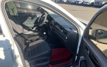 Volkswagen T-Roc I, 2022 год, 1 700 013 рублей, 6 фотография