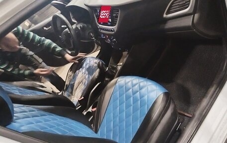 Hyundai Solaris II рестайлинг, 2017 год, 440 000 рублей, 7 фотография