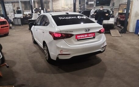 Hyundai Solaris II рестайлинг, 2017 год, 440 000 рублей, 5 фотография