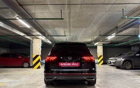 Volkswagen Tiguan II, 2021 год, 2 750 000 рублей, 2 фотография