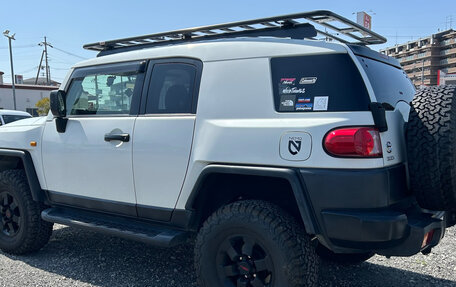 Toyota FJ Cruiser, 2013 год, 2 000 000 рублей, 16 фотография