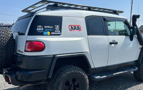 Toyota FJ Cruiser, 2013 год, 2 000 000 рублей, 17 фотография