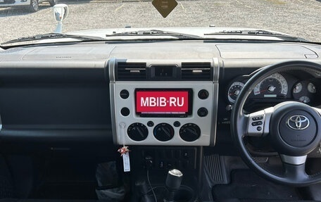 Toyota FJ Cruiser, 2013 год, 2 000 000 рублей, 5 фотография