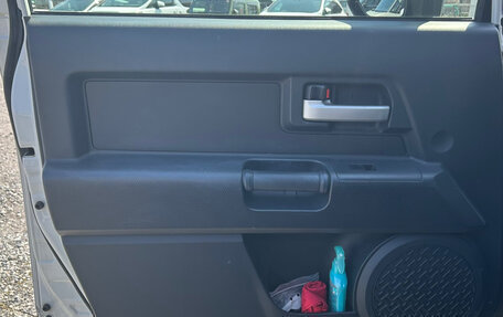 Toyota FJ Cruiser, 2013 год, 2 000 000 рублей, 27 фотография