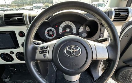 Toyota FJ Cruiser, 2013 год, 2 000 000 рублей, 21 фотография